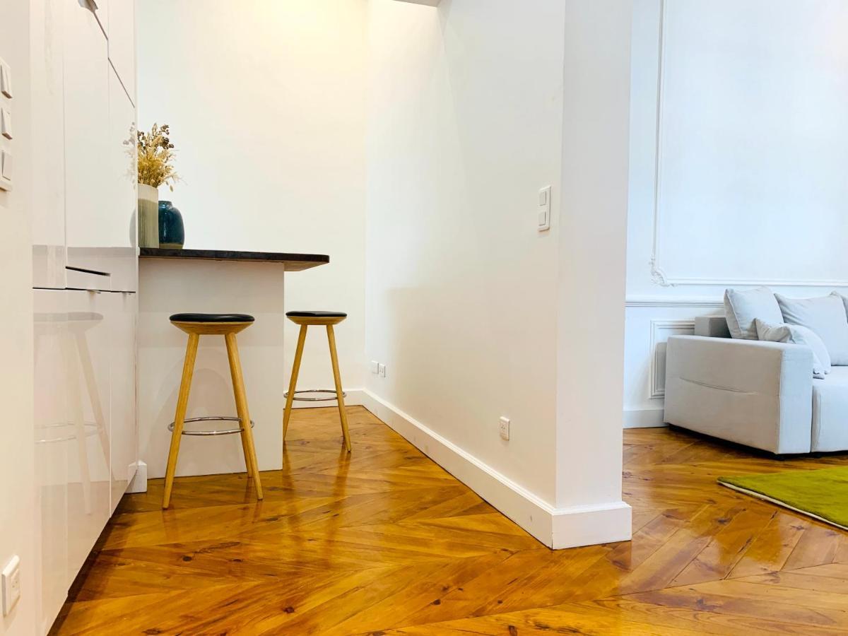 2 Bedrooms - Centre - Champs Elysees Apartment Paris