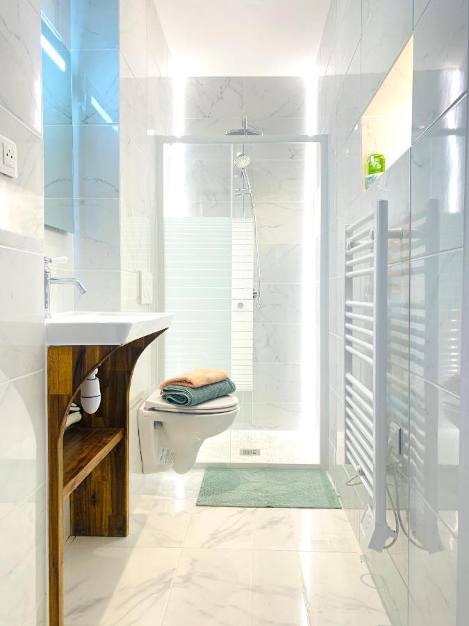 2 Bedrooms - Centre - Champs Elysees Apartment Paris