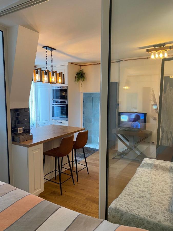 Apartment Ollya Paris