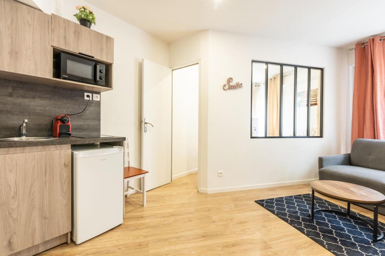 And Warm Flat For Four Or Six People In Center