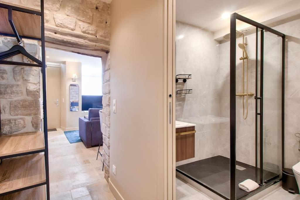 Cozy Heart Historic Apartment Paris