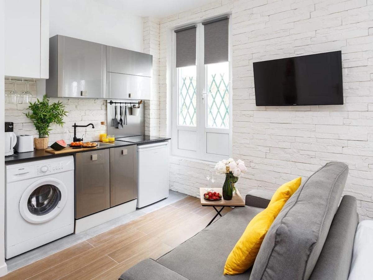 Apartment Super Location Meets Charming Studio -ecole Militaries Champ De Mars - 7th Arrondisment Paris