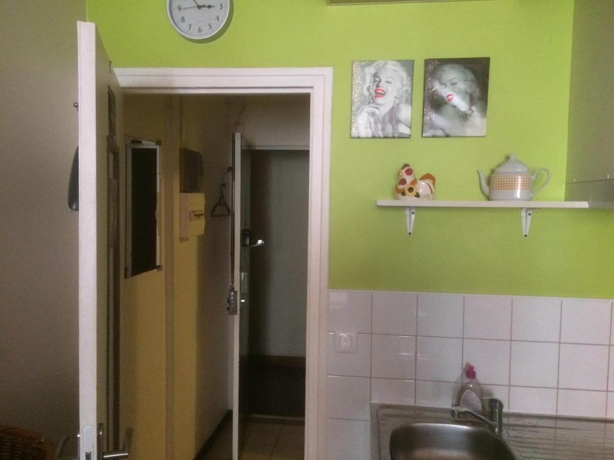 Apartment Pigalle: Cozy Parisian Retreat In Montmartre Paris