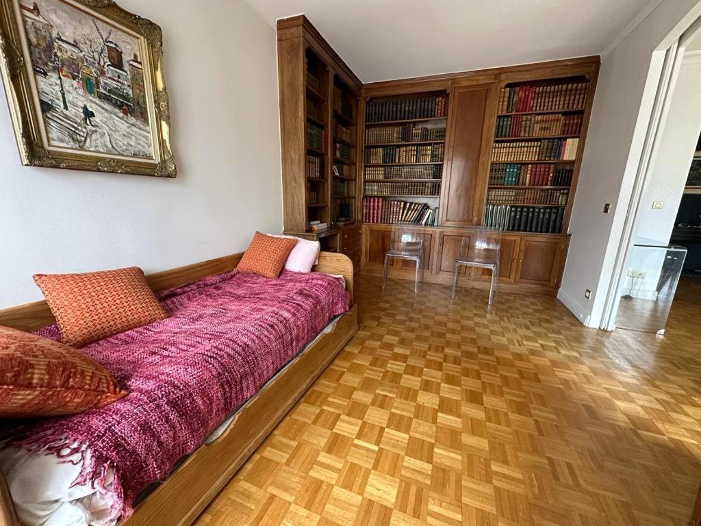 Av Foch Arc De Triomphe Belles Feuilles Appartement Paris