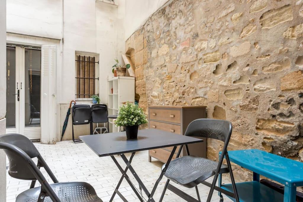 Sweety In Center Of Apartment Paris