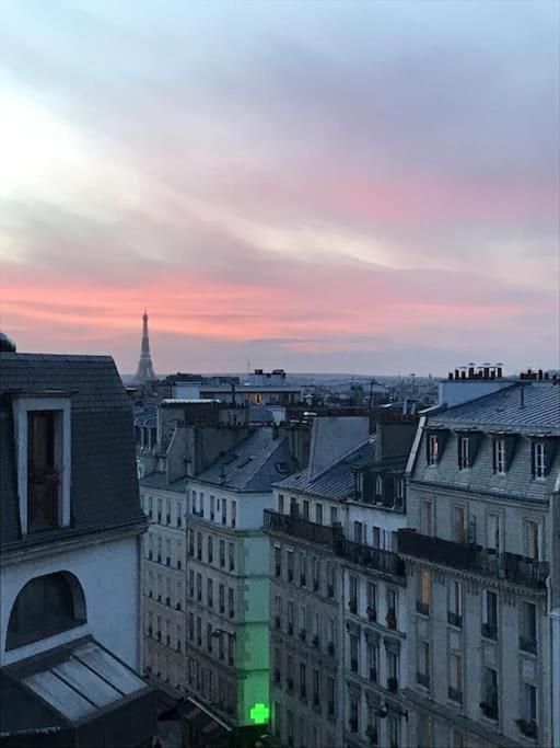 Apartment Eiffel Tower View - Republique 4 People 2 Bedrooms