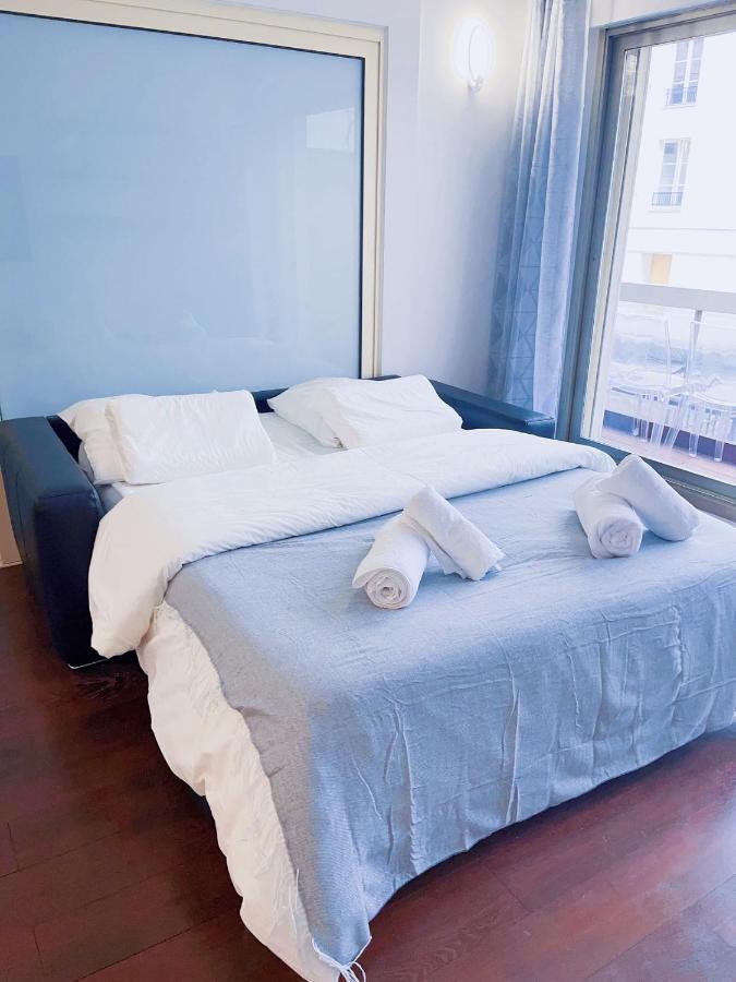 Apartment Belle Champs-elysee Paris