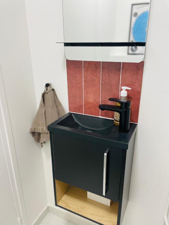 Studio Retro Marais- Center Apartment Paris