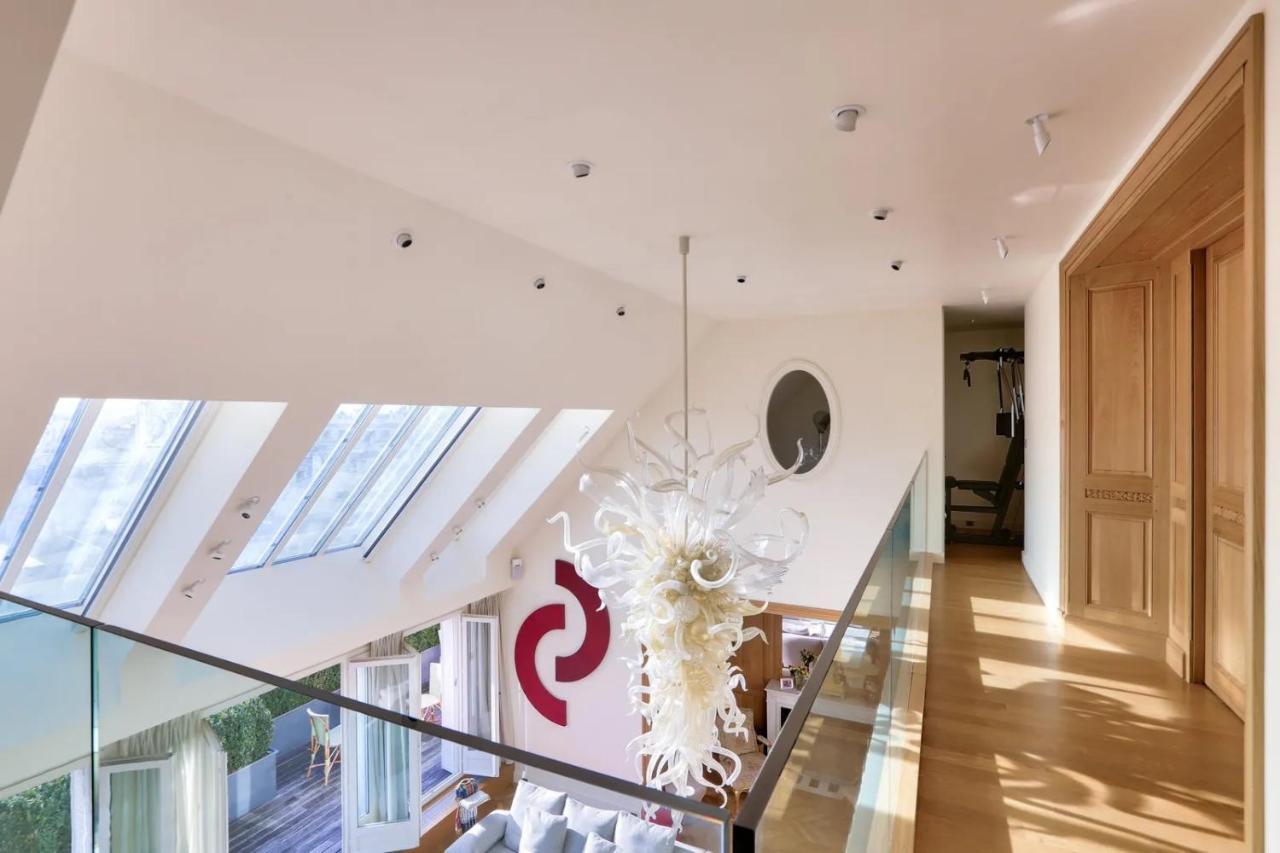 Superb Penthouse Paris