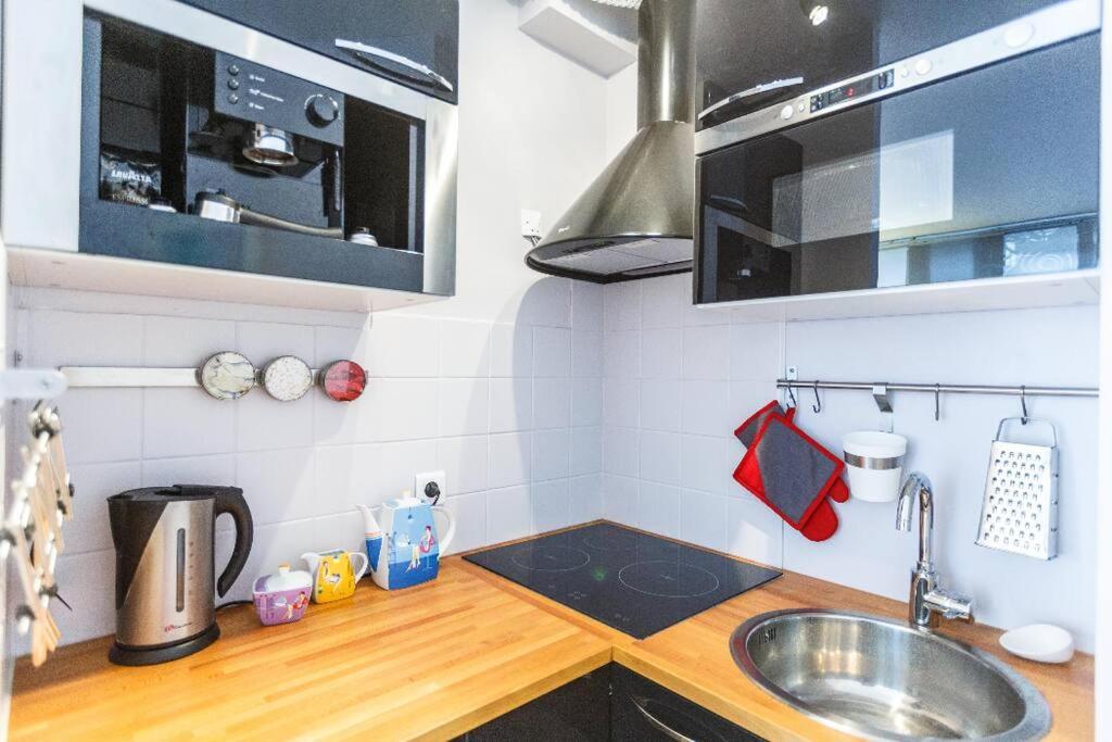 Studio @arc De Triomphe Apartment