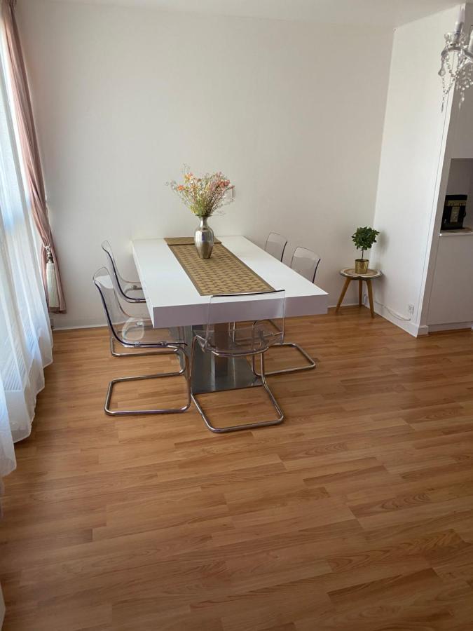 3 Bedrooms In Heart Of With A Unique View Of Free Wifi