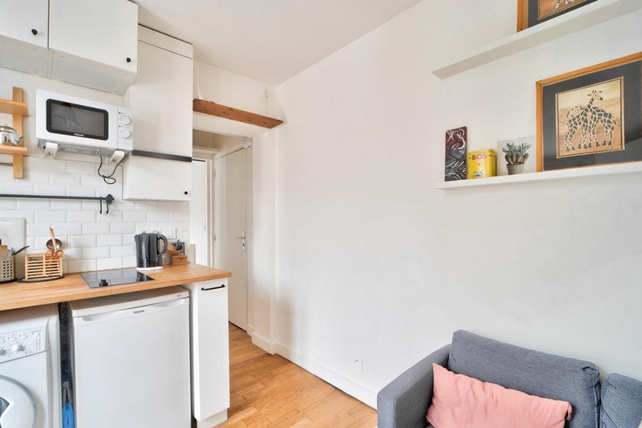 Charming For 2 In The Heart Of The 20th Arrondissement
