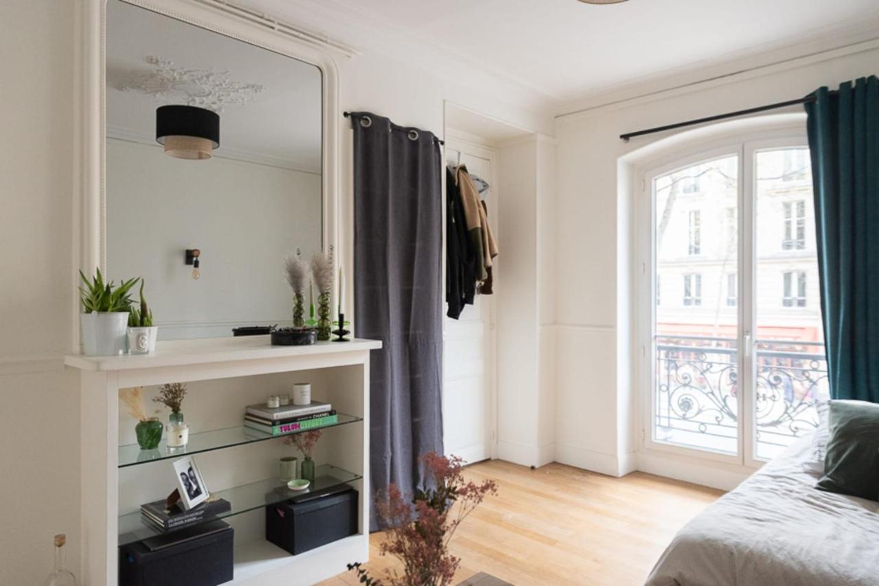 Bright Studio Near The Center Of Apartment