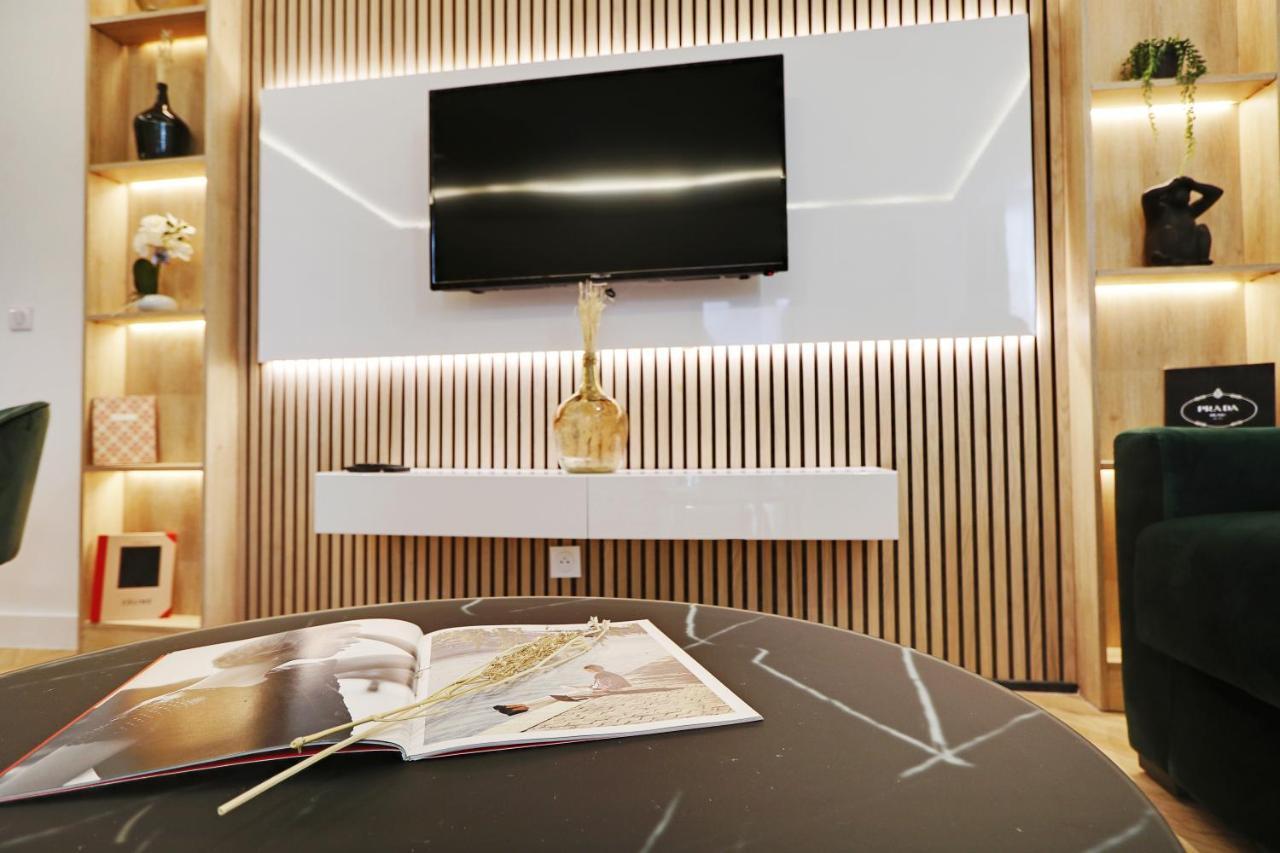 Appartement Off Majesti Upper Marais Apartment- Rue Du Faubourg Saint-martin Paris