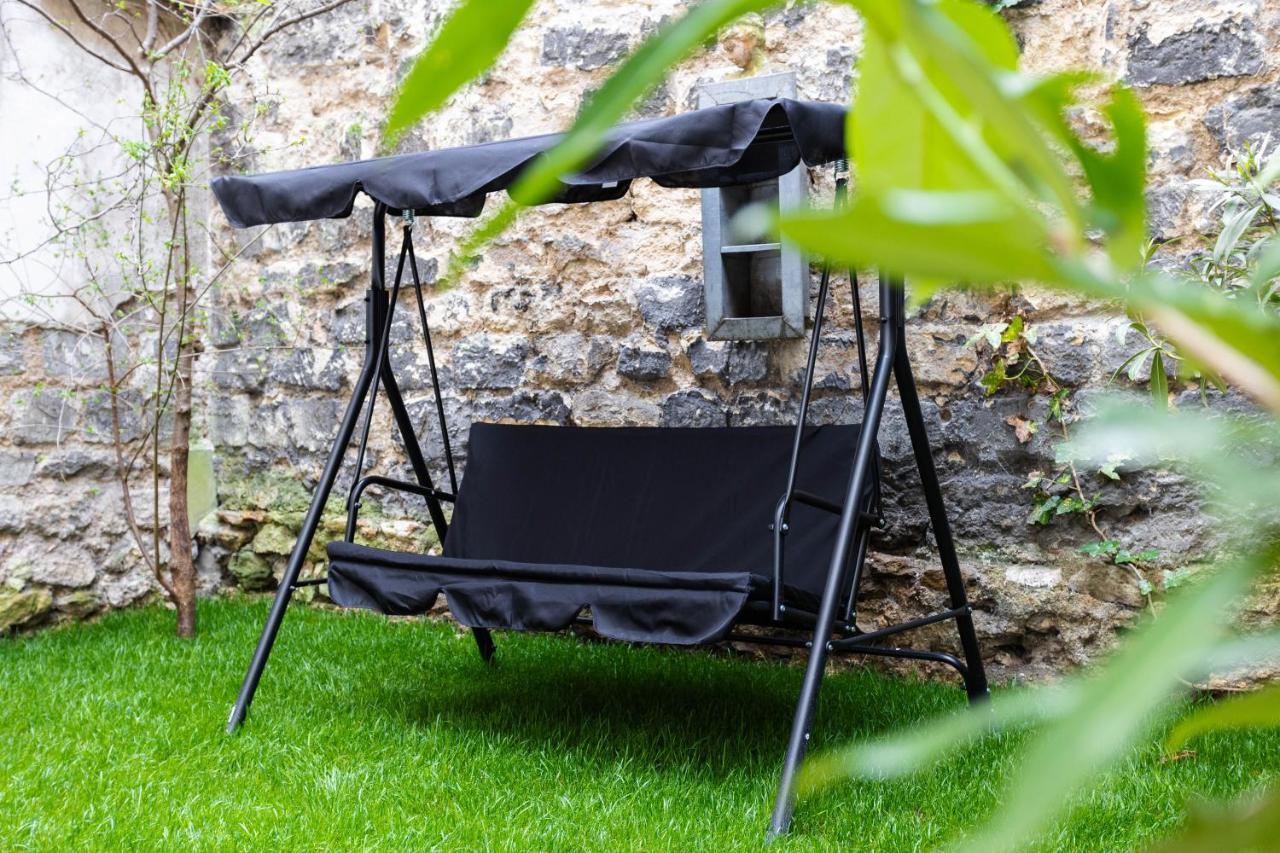Apartment Rare! Private Garden In Paris, Close To Sacre Coeur Basilica! Paris