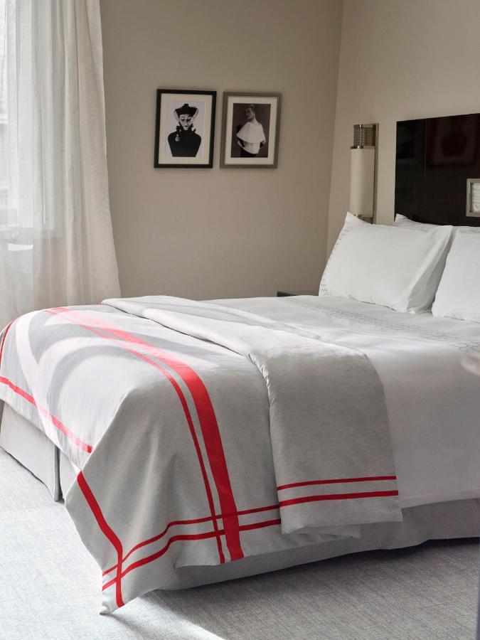 Plaza Athénée - Dorchester Collection Hotel 5*
