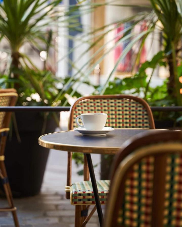 Du Sentier Hotel