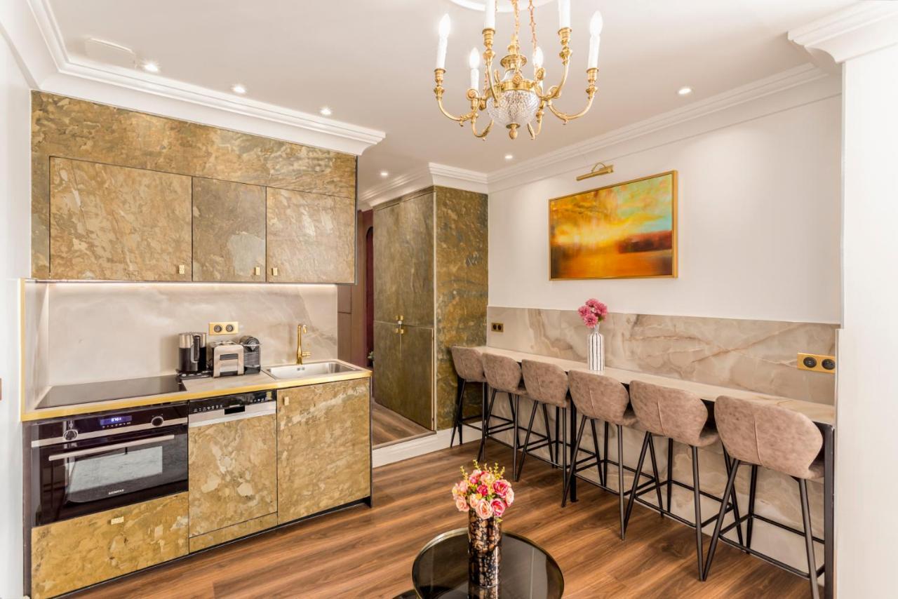Merveil - Luxury - Louvre - Rousseau Apartment Paris