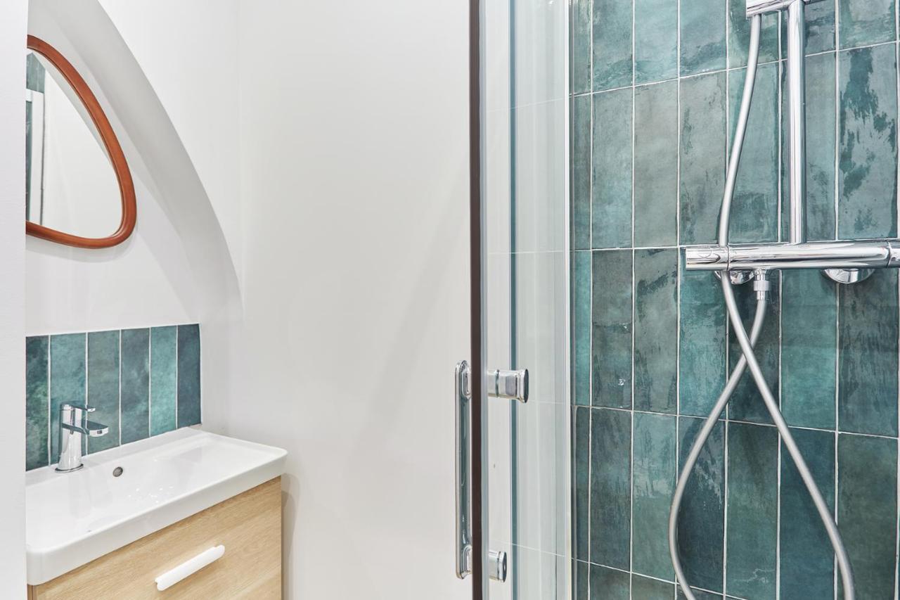 Rent A - Charon Apartment