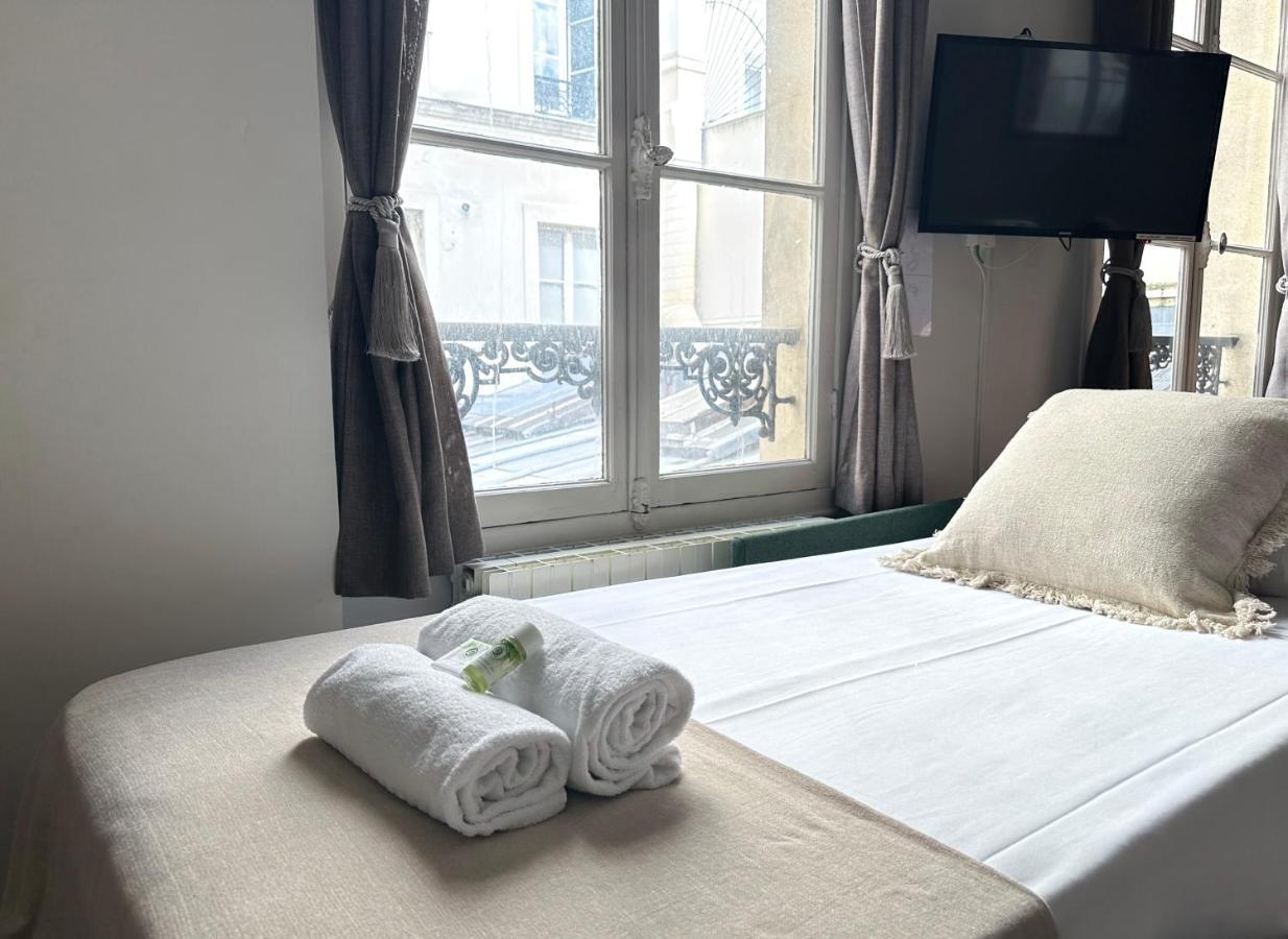 Quiet Retreat In Le Marais Paris