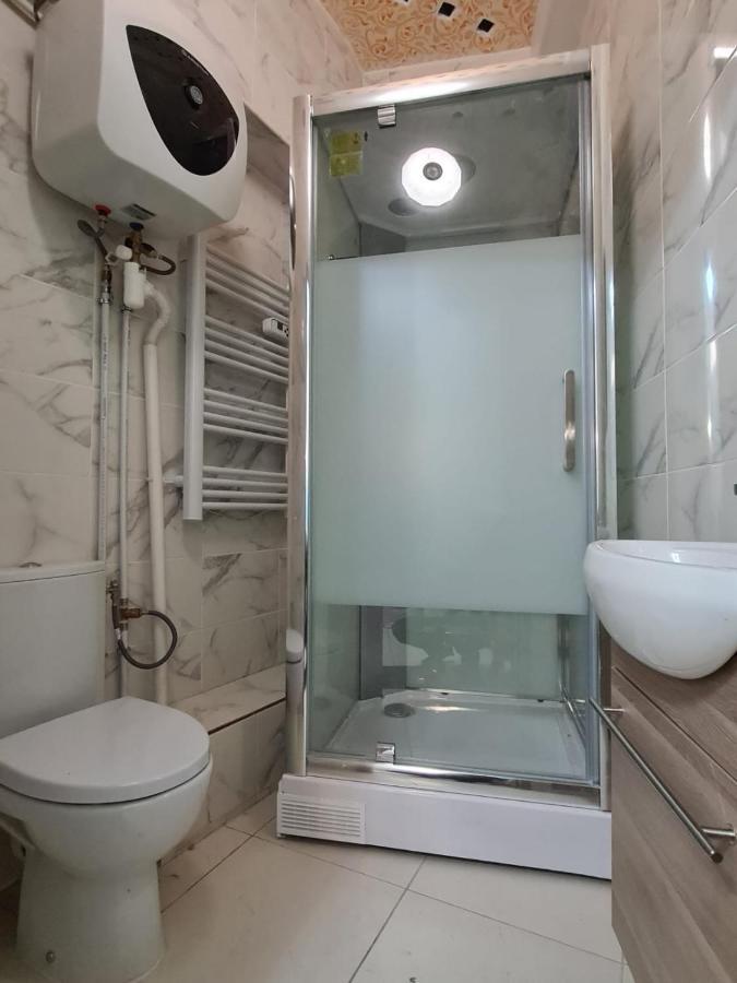 Apartment Jolie Avec 2 Partagees Paris