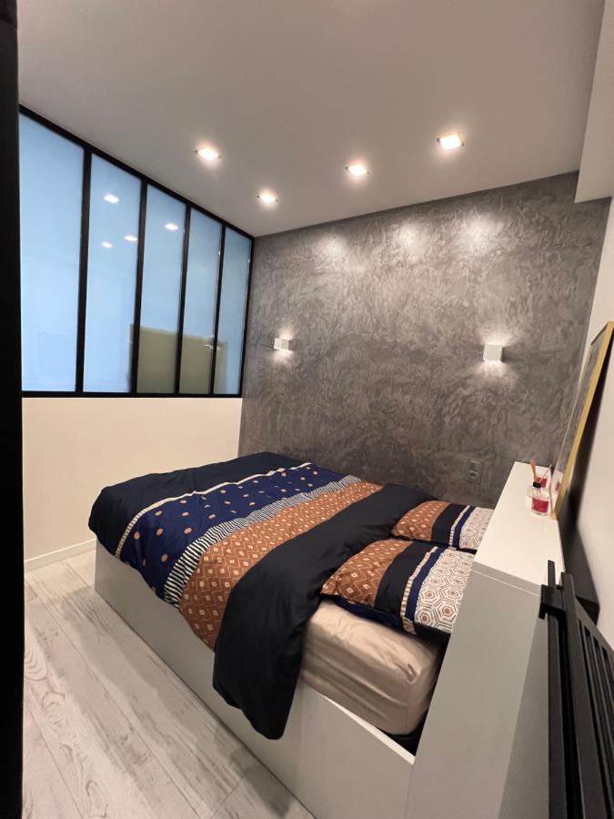 3 * Paris