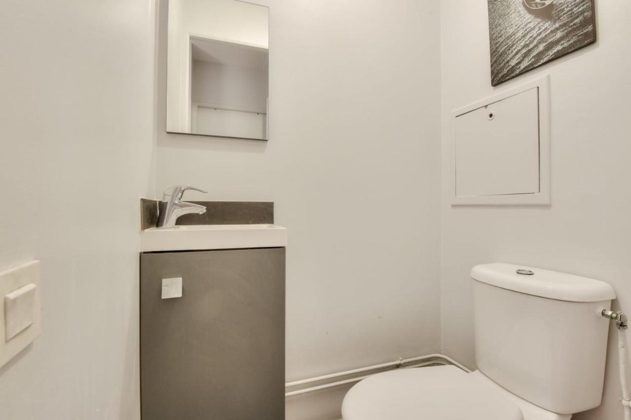 Spacious And Bright - 14 Apartment