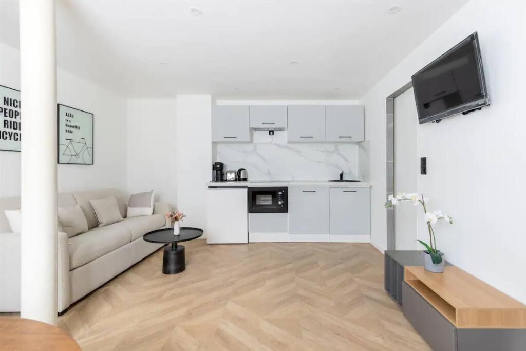 Pte De La Chapelle Magnifique 1br Paris