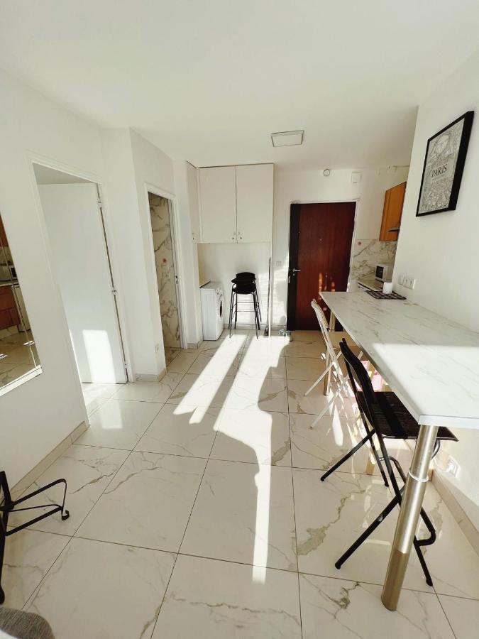 Appartement Near Subway And Supermarket Paris