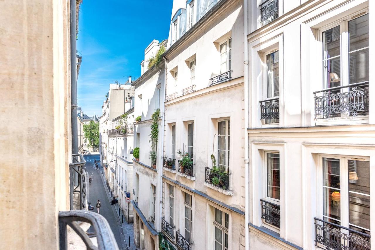 Apartment Outstanding Parisian Flat In Heart Of Center Paris