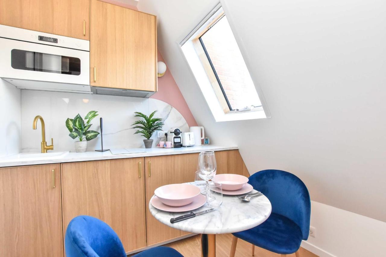 Newly Renovated Studio Under The Parisian Roofs - Arc De Triomphe Apartment *