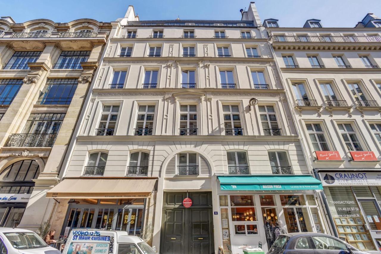 Well Decorated One Bedroom Aprtment In Heat Of Paris, Short Walk To Palais Garnier , Apartment Paris