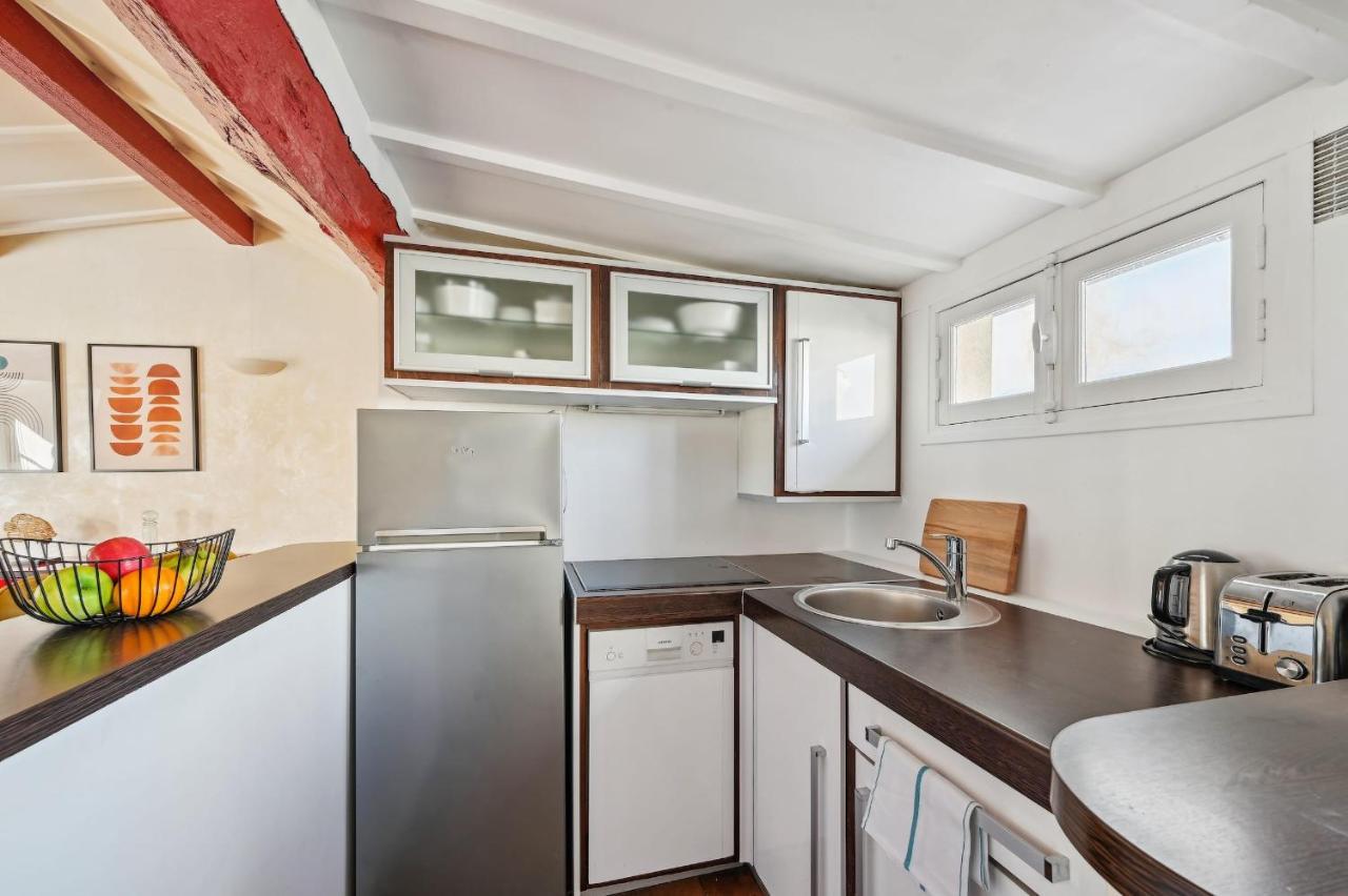 Apartment Latin Quarter -