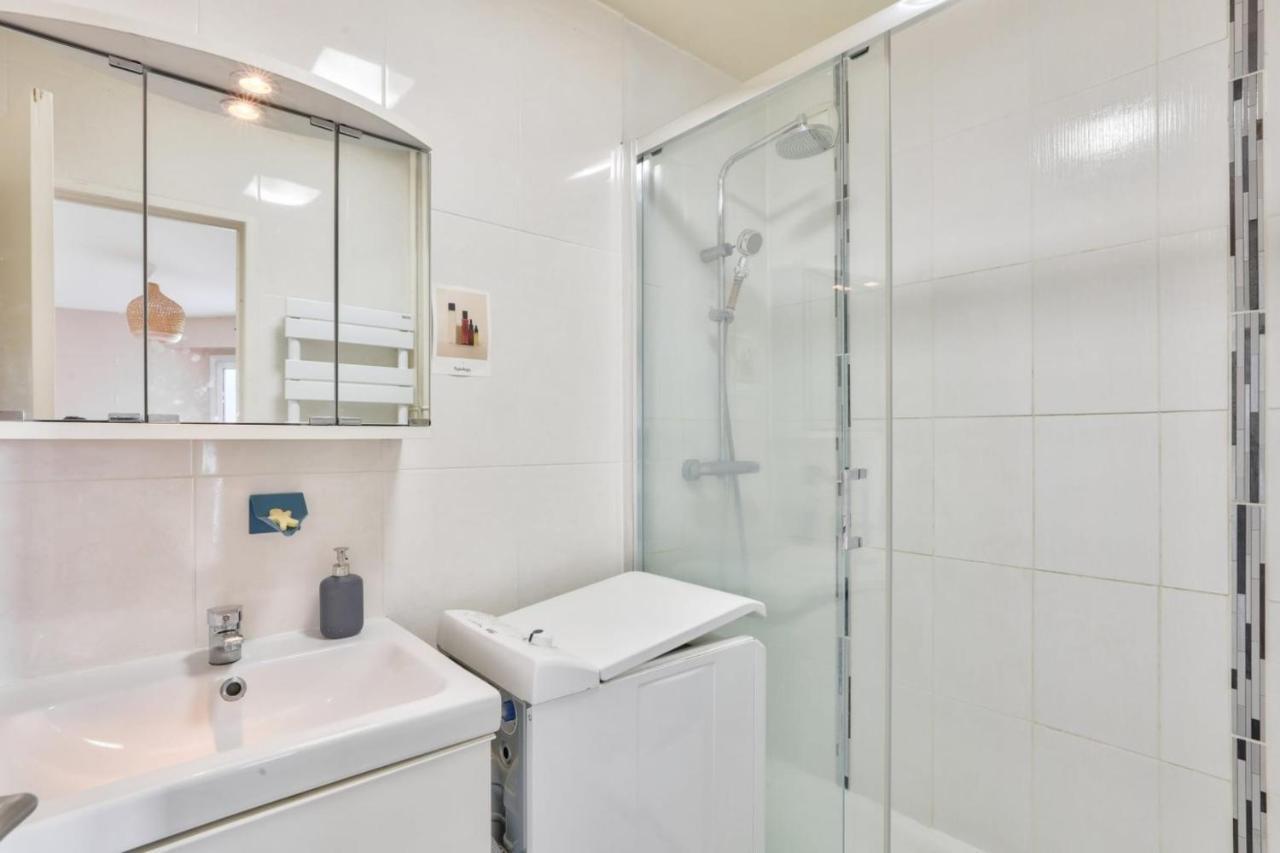 Apartment For 2 People In La Villette Paris