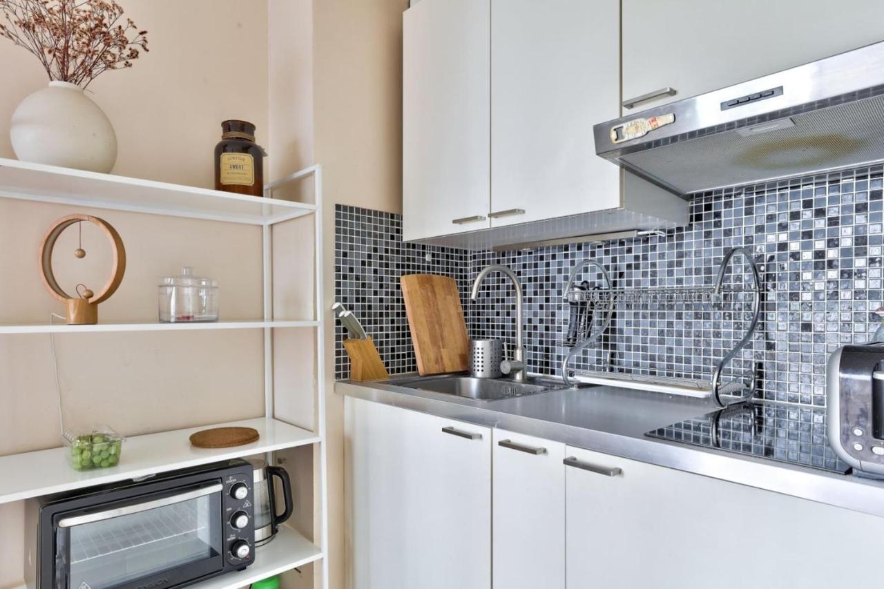 For 2 People In La Villette Paris