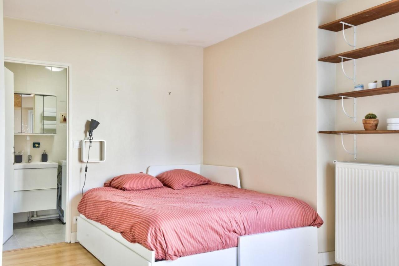 Apartment For 2 People In La Villette *