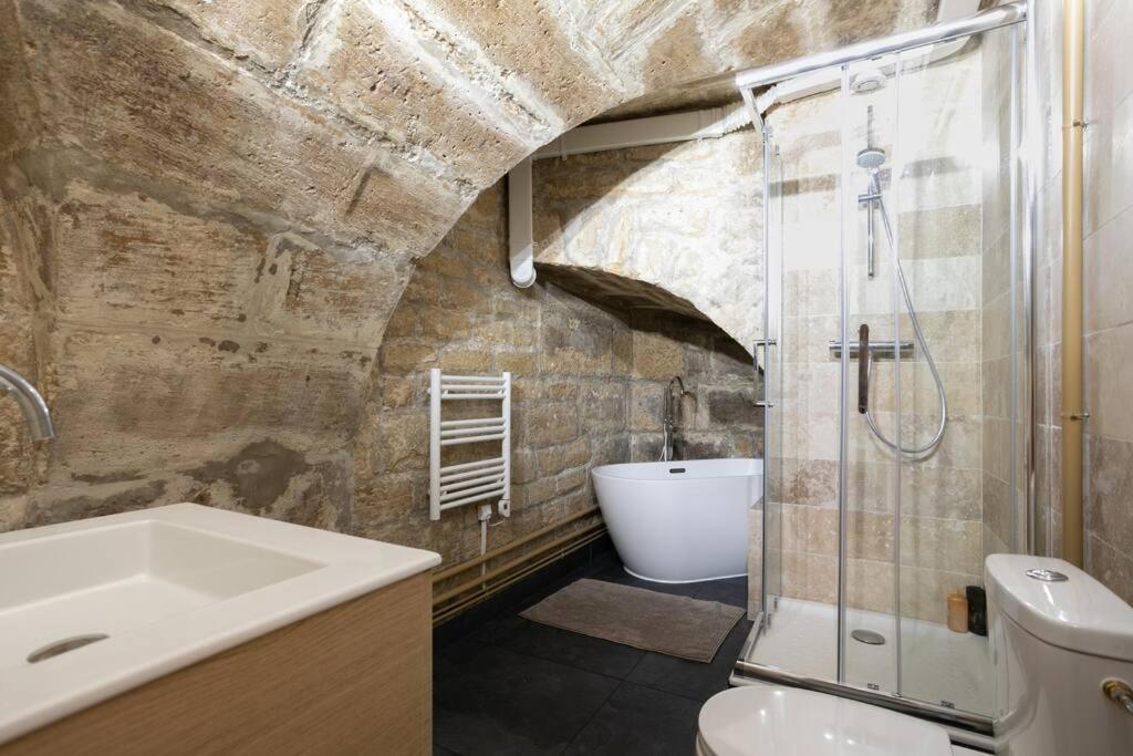 Broca Apartment Paris