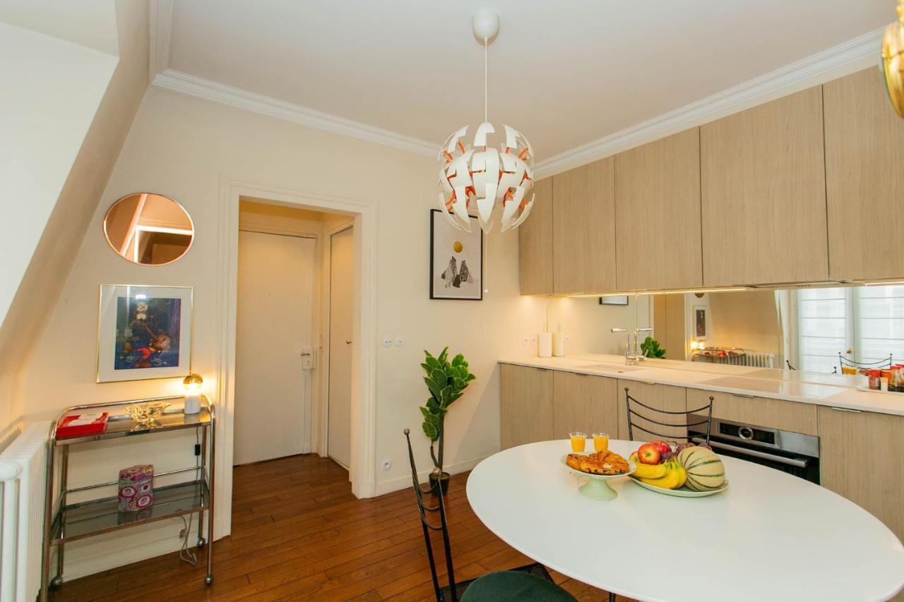 Pont Neuf - St Germain Apartment Paris