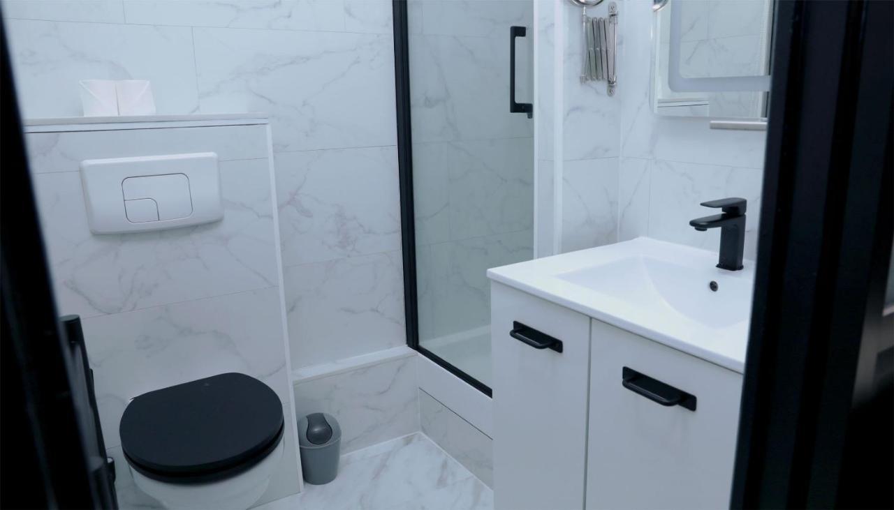 Arc De Triomphe-champs Elysees Apartment *