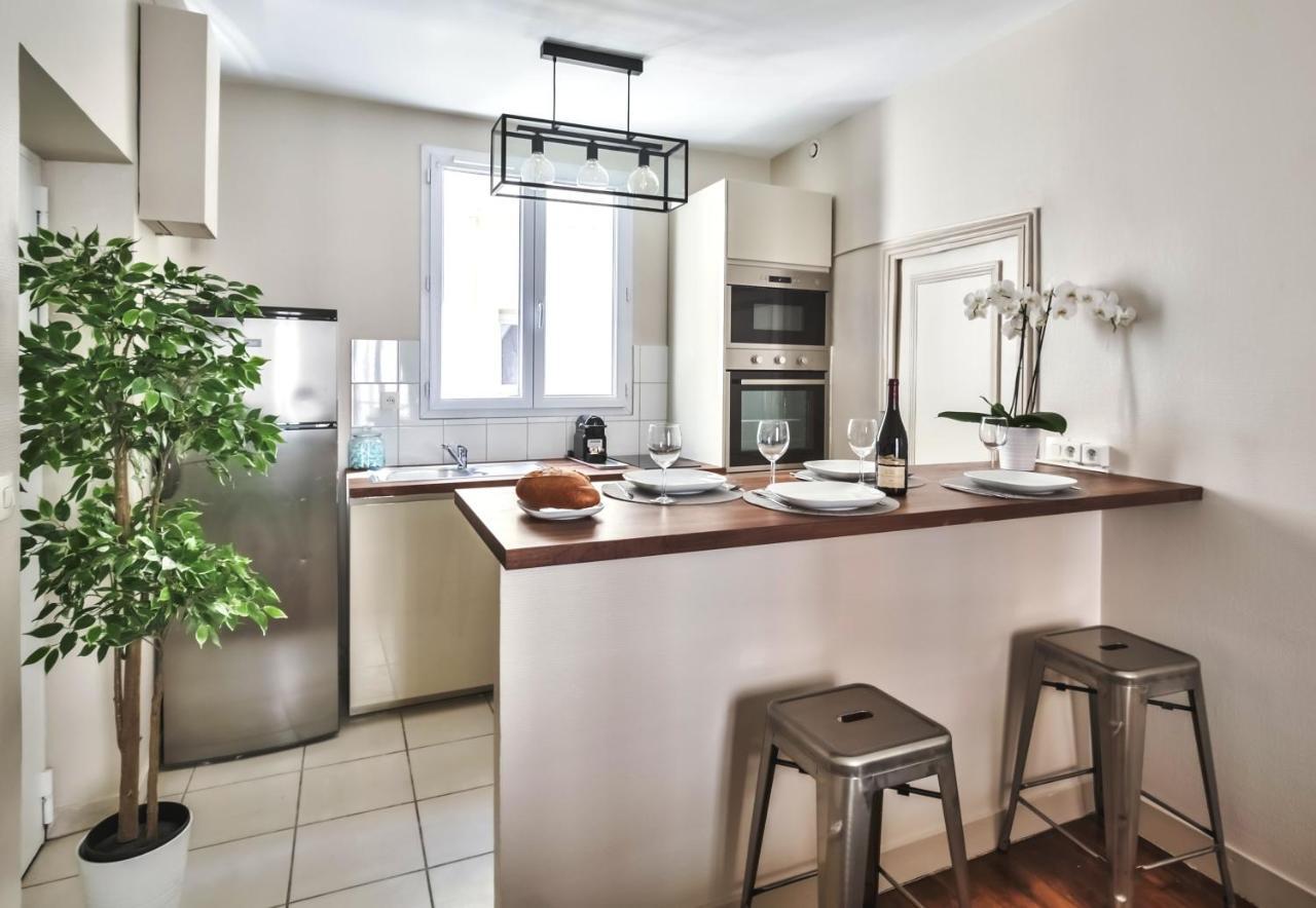 Apartment Family In *