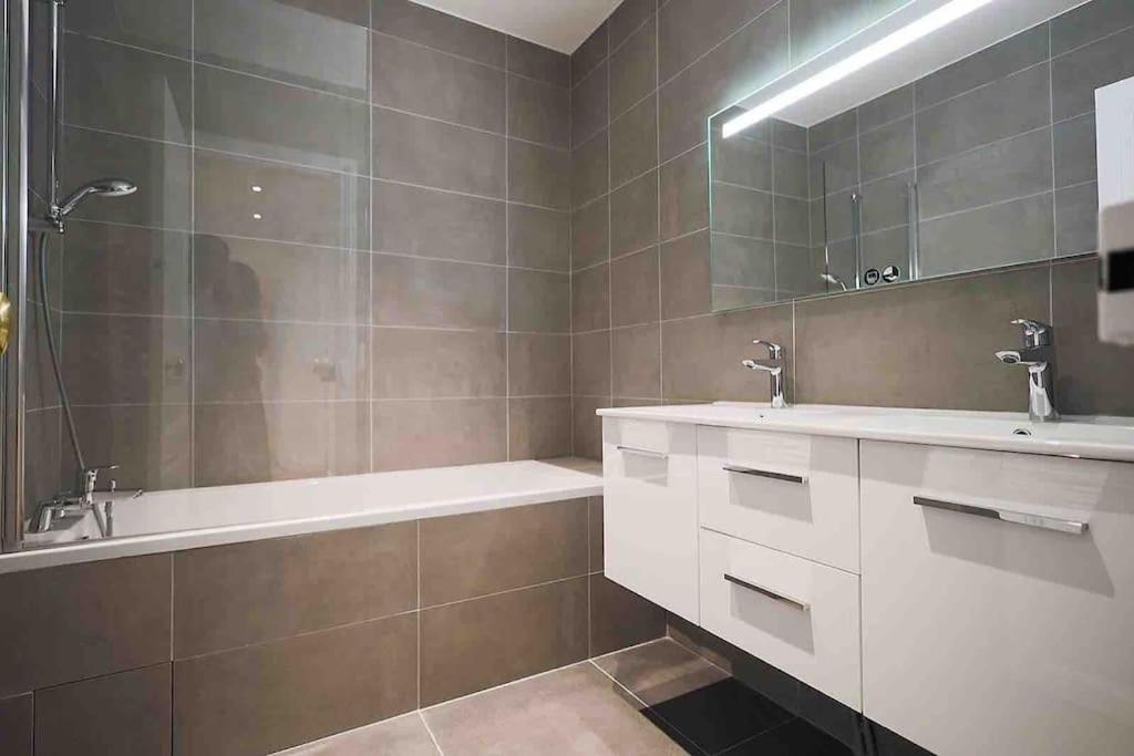 Avenue Des Champs-elysees, D'exception Apartment Paris