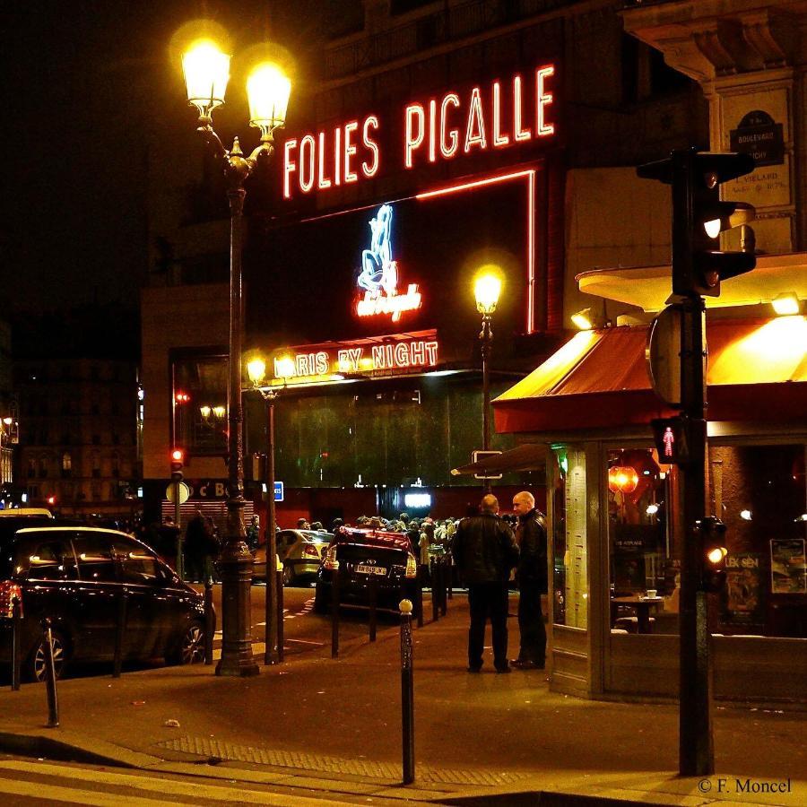 Pigalle: Cozy Parisian Retreat In Montmartre Apartment *