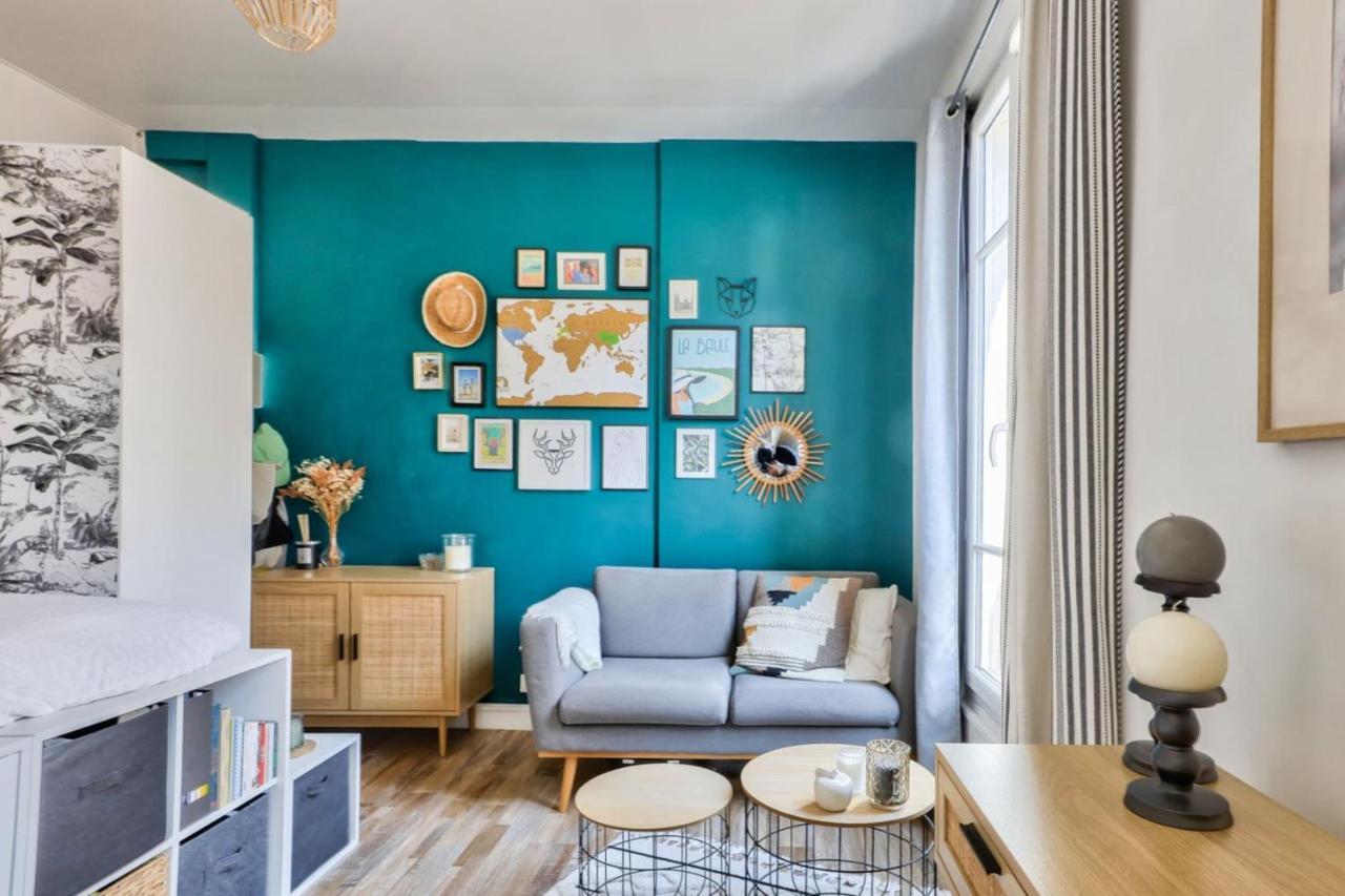 Cozy For 2 People In Montmartre Apartment