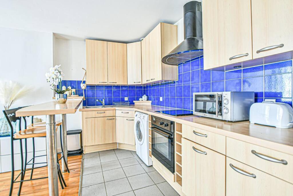 Apartment Bright Parisian Flat - Marais Paris