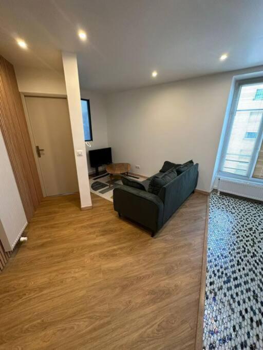 Moderne 2 5 Voyageurs Paris