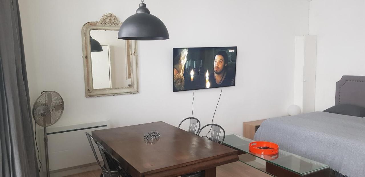 Aparthotel Charming Loft - Tour Eiffel/ Rue Cler 3*