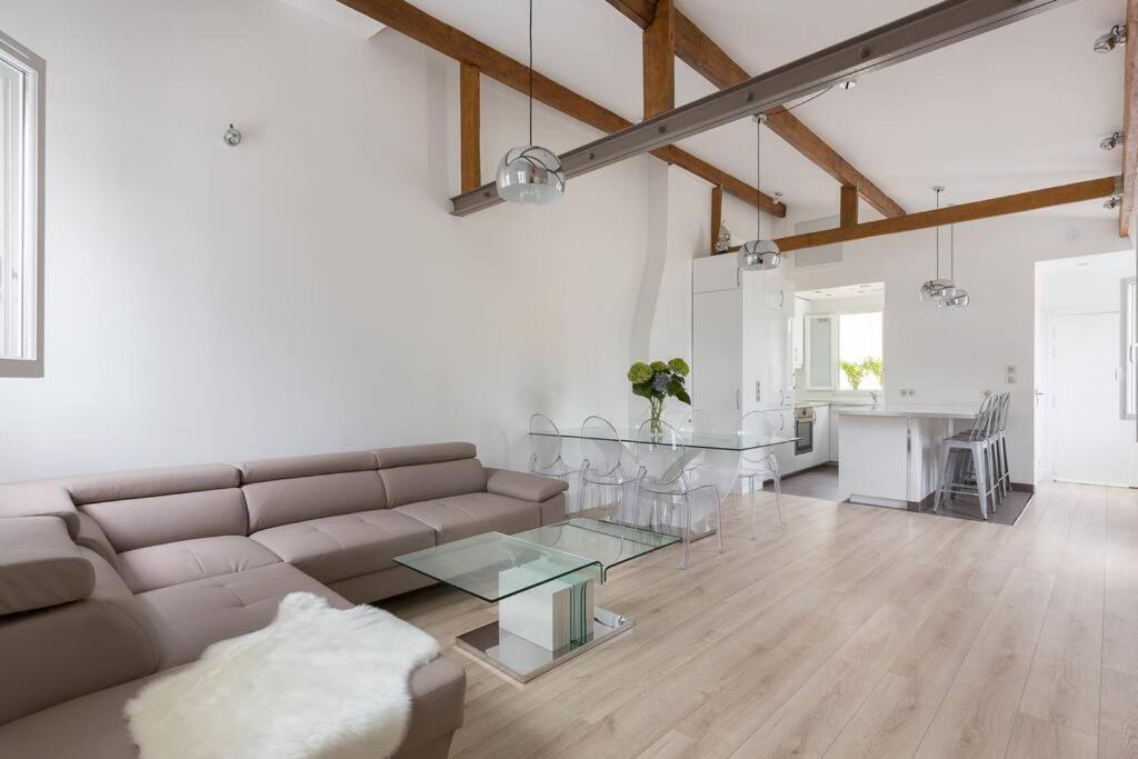 Apartment Loft Refait A Neuf En Dernier Etage 2