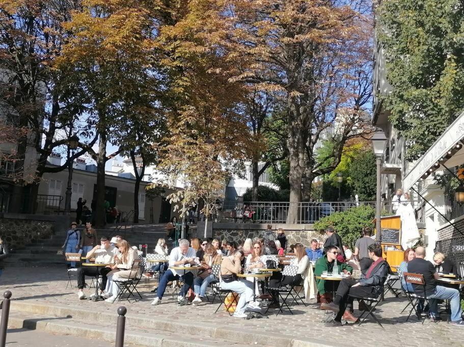 Avec Vue Exceptionnelle A Montmartre. *