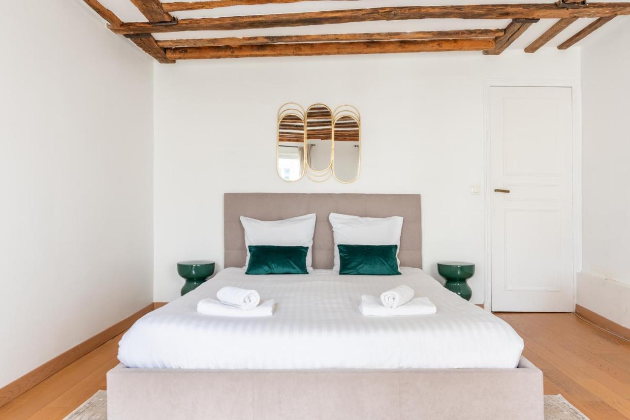 Typical Flat In The Old Appartement