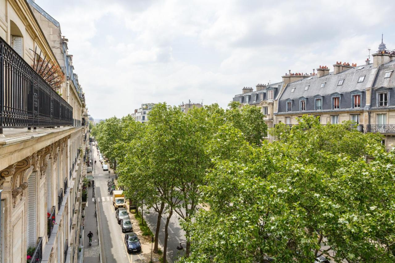 The Eiffel Tower Cosy Nest Apartment